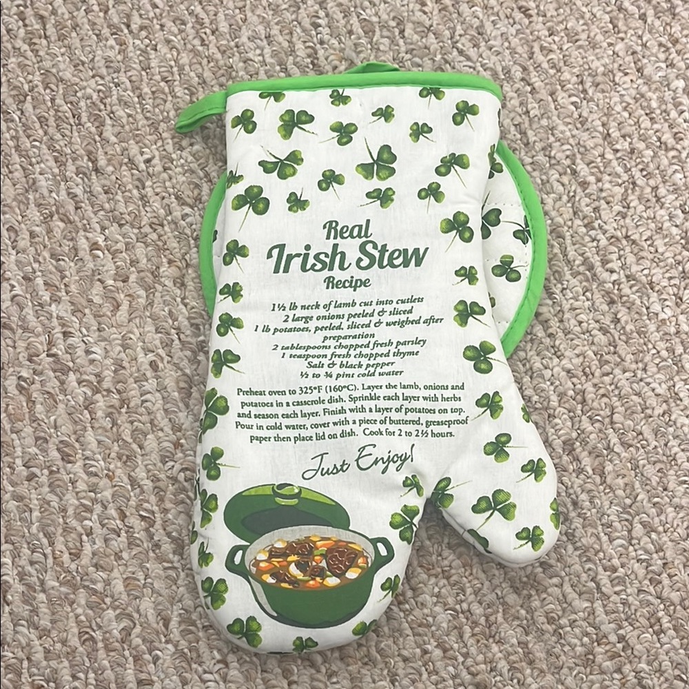 Green Clover Oven Mitt & Pot Holder